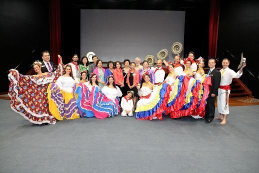 Festival group photo 14